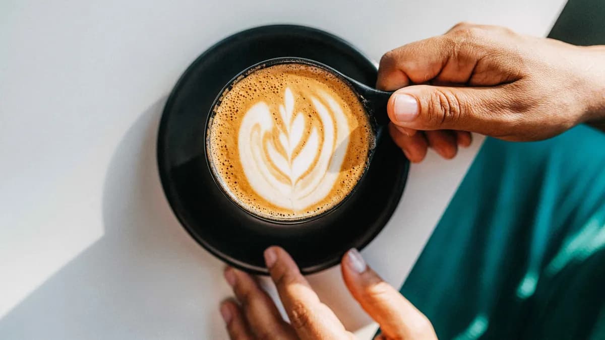El café descafeinado podría tener ventajas sobre el café con cafeína, según un estudio